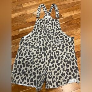 Free People - We the People shortalls. Size medium. Excellent condition